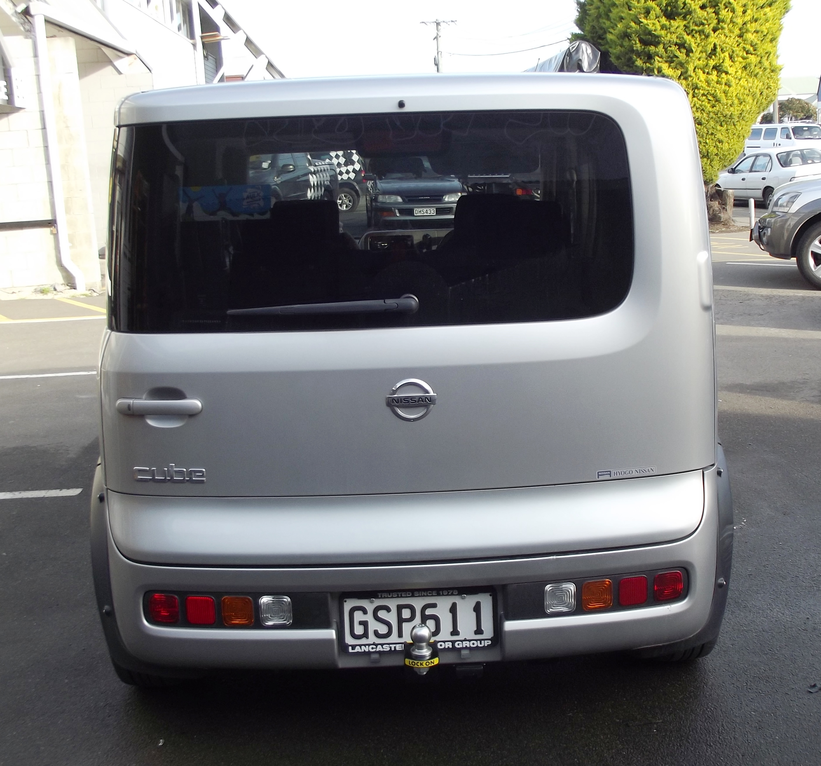 Nissan shop cube towbar